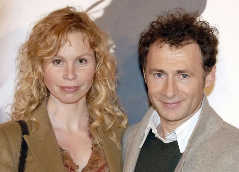 les acteurs français carole richert et daniel rialet assistent à la première de 'la doublure' réalisé par francis weber à paris, france le 27 mars 2006 photo par bruno klein abacapresscom