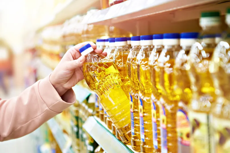 sunflower oil in the store