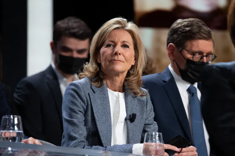 yannick jadot on the political tv show elysee 2022 - saint-denis