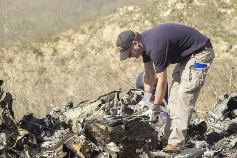 kobe bryant's helicopter wreckage - la