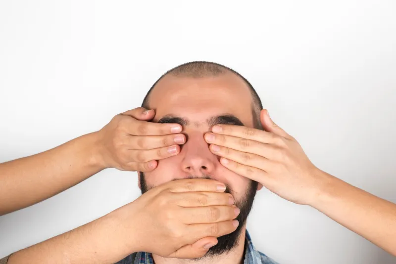 don't look, don't talkdon't look, don't talk