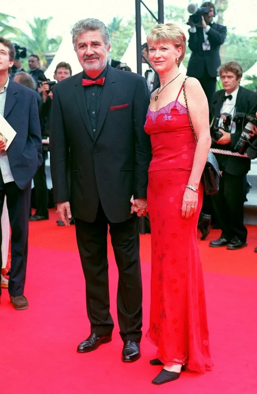 © hahn-cassajus abaca 18740-3 cannes, 16 05 2000 hommage à gregory peck au 53ème festival de cannes   roland magdane et son épouse