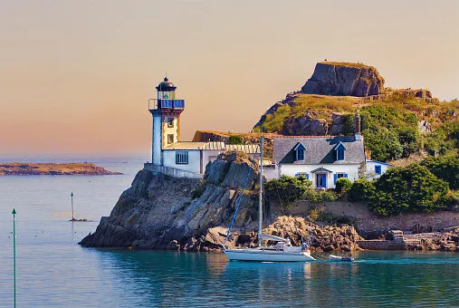 lighthouse of l'ile louet as seen from pointe de penn-al-lann, brittany