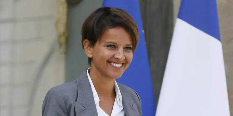 najat vallaud-belkacem, ministre française des droits des femmes et des sports, sourit en quittant le palais présidentiel d'elysée à paris après une réunion hebdomadaire du cabinet le 20 août 2014 afp photo patrick kovarik