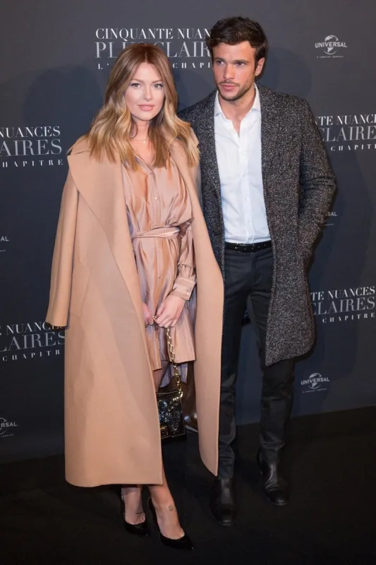 caroline receveur enceinte et son petit ami hugo philip assistent à la première mondiale de fifty shades freed à la salle pleyel le 06 février 2018 à paris, france photo by nasser berzane abacapresscom
