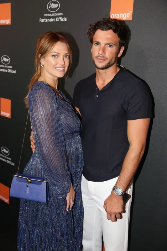 caroline receveur et son petit ami hugo philip assistent à l'orange party organisée à la plage majestic lors du 71e festival de cannes annuel, le 12 mai 2018 à cannes, en france photo par jerome domine abacapresscom