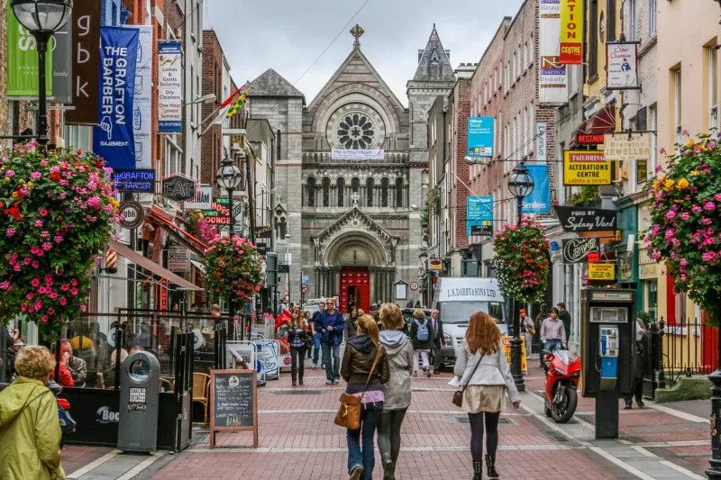shoppers on grafton street dublin, ireland