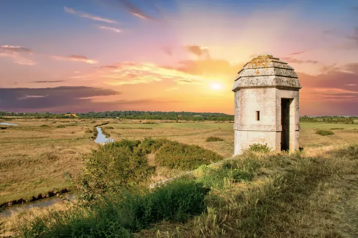 prise de vue des remparts de brouage édifiés entre 1628 et 1633, de plus de 2 km de long, au 18 135, 200 iso, f 20, 1 160 seconde