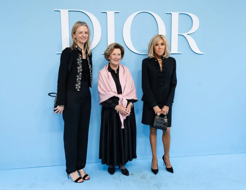 brigitte macron assiste au défilé christian dior womenswear spring-summer 2025 dans le cadre de la semaine de la mode de paris, le 24 septembre 2024 à paris, france photo par laurent zabulon abacapresscom