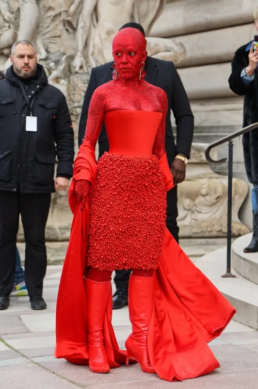 pfw - schiaparelli arrivals - paris fashion week - haute couture spring summer 2023 nb