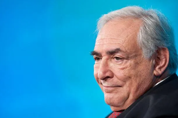 dominique strauss-kahn participe à une table ronde sur la jeunesse, l'emploi et la croissance inclusive au moyen-orient et en afrique du nord à la banque mondiale imf réunions de printemps à washington, dc le 15 avril 2011 afp photo nicholas kamm