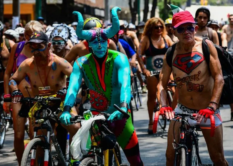 mexico-cycling-world naked bike ride