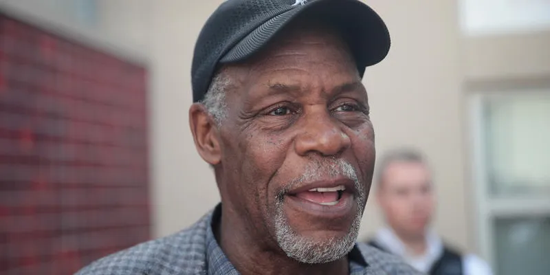 nous bernie sanders campagnes dans la région de la baie de sf un jour avant califo