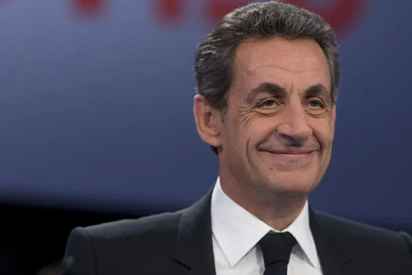 nicolas sarkozy sourit avant de prendre part au débat politique des paroles et des actes de la chaîne france 2 le 04 février 2016 à paris afp kenzo tribouillard