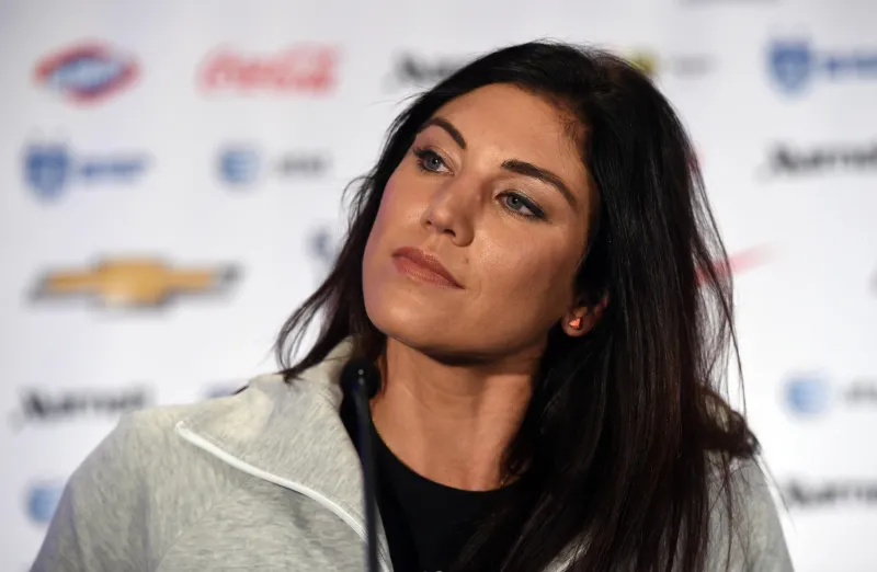 le gardien de but de l'équipe de soccer du canada espère que la coupe du monde féminine de la fifa se tiendra au canada du 27 mai au 5 juillet 2015 afp photo timothy a clary