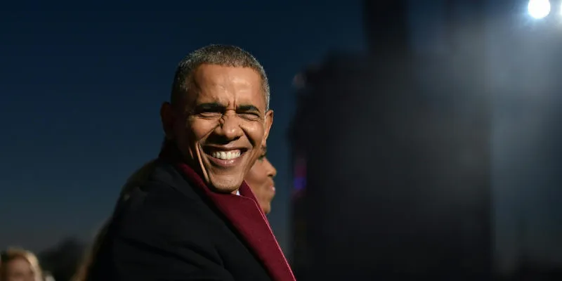 us president barack obama and first lady michelle obama attend the national christmas tree lighting on the ellipse of the national mall in washington on december 1, 2016   afp photo   nicholas kamm