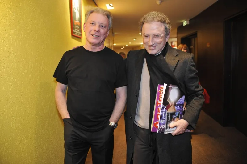 exclusif herbert leonard et michel drucker les people sont tres nombreux pour voir la tournee age tendre et tetes de bois au palais des congres photo by aps-medias  abacapresscom