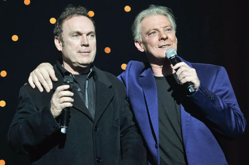 exclusif - la tournee age tendre et tetes de bois saison 5 au palais des congres de paris julien lepers rend visite a herbert leonard photo by aps-medias  abacapresscom