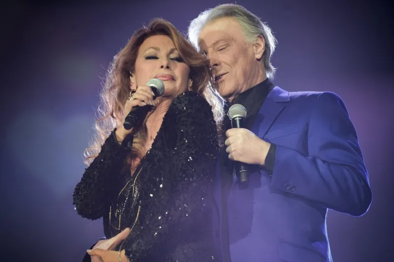 exclusif - age tendre et tetes de bois saison 8 premiere date de la saison au parc des expositions de chalon sur saone julie pietri et herbert leonard photo by reynaud aps-medias  abacapresscom