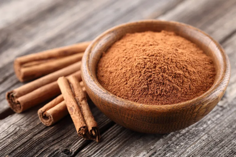 cinnamon powder with sticks slimming