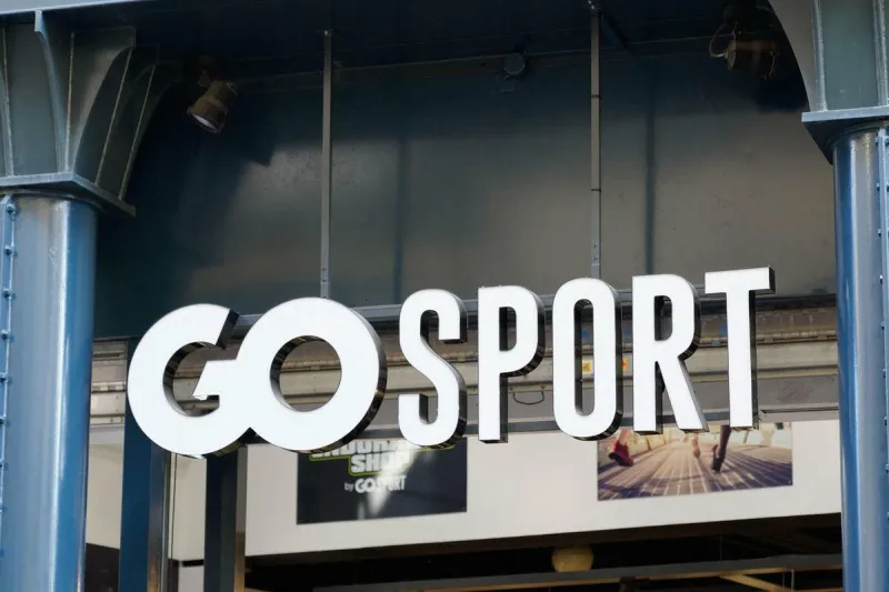 2j50nfh bordeaux , aquitaine france - 03 12 2022   go sport logo et enseigne texte façade vitrine magasin marque société sportive française magasin spécialisé photo by alamy abacapresscom