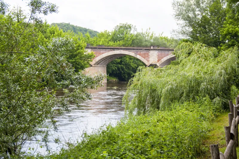 the eyzies of tayac on the banks of the vézère dordogne new aquitaine