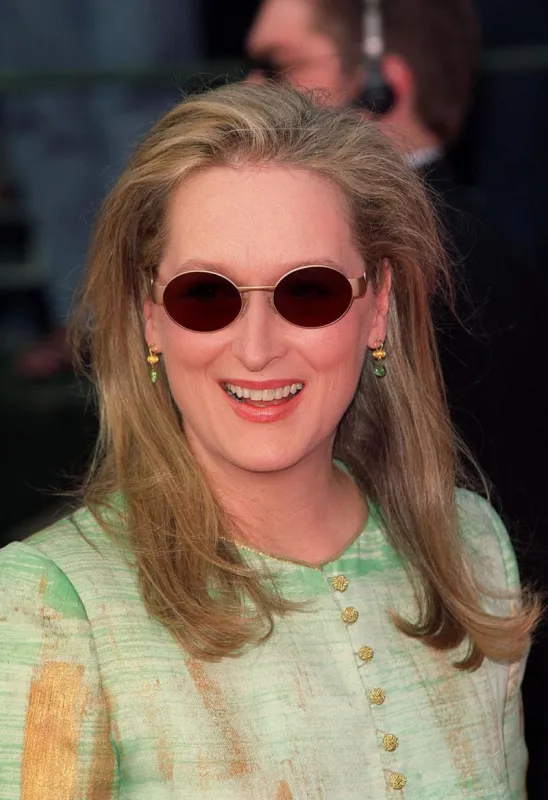 © lionel hahn abaca 17712-28 los angeles, usa, 12 03 2000 meryl streep arriving at the sag awards