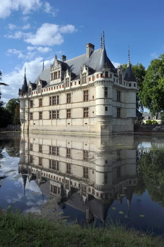picture of azay-le-rideau's chateau taken on august 24, 2010 in azay-le-rideau the château of azay-le-rideau was built from 1515 to 1527, one of the earliest french renaissance châteaux afp photo alain jocard (photo by alain jocard   afp)