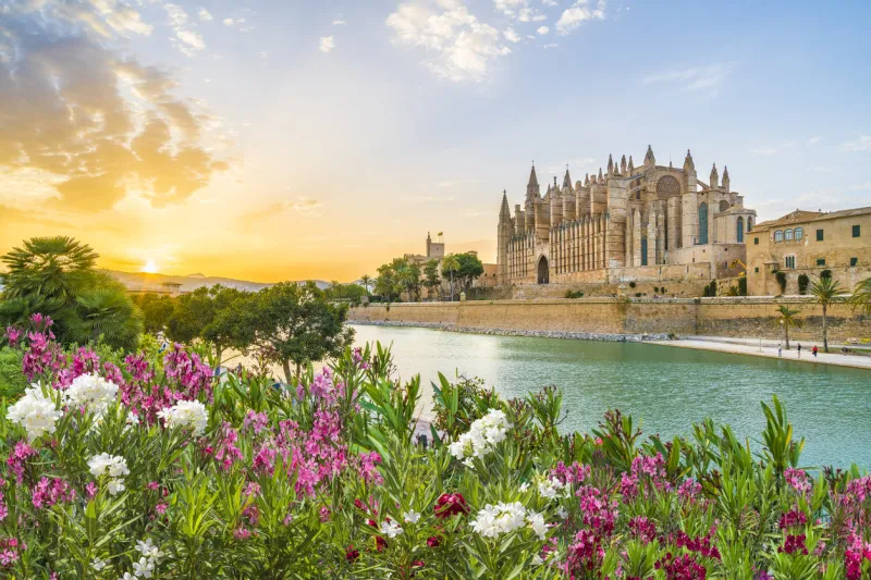 cathedral la seu at sunet time, palma de mallorca islands, spain