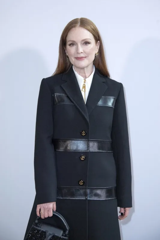 julianne moore attending the louis vuitton womenswear fall winter 2022 2023 show as part of paris fashion week in paris, france on march 07, 2022 photo by aurore marechal abacapresscom , 801392 167 paris france