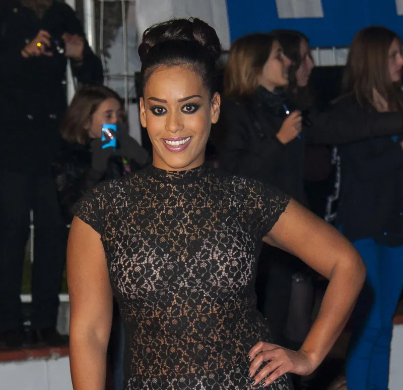 amel bent arrivant à la cérémonie de remise des prix de musique nrj 2014 au palais des festivals à cannes, france le 14 décembre 2013 photo par nicolas genin abacapresscom