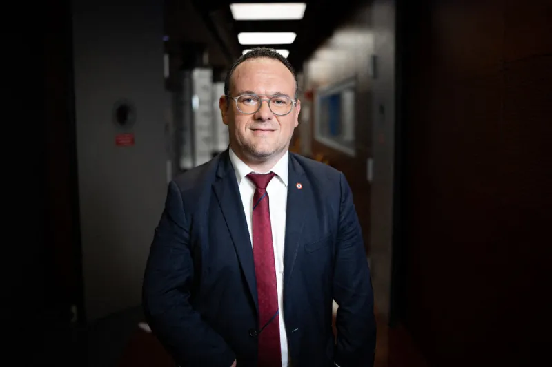 portrait of french right-wing les republicains (lr) parliamentary group president damien abad during dimanche en politique on france 3 channel in paris on september 19, 2021 photo by raphael lafargue abacapresscom , 780810 004 paris france