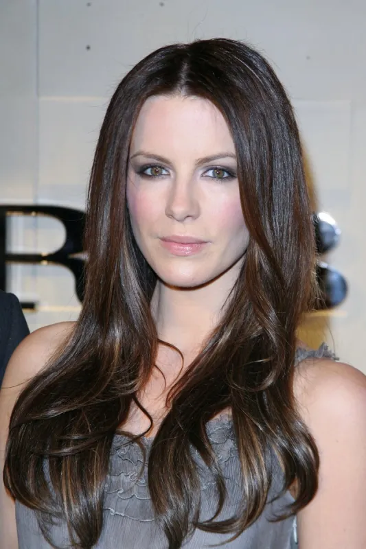 kate beckinsale arrive à la réouverture de la boutique burberry de beverly hills organisée par christopher bailey et mario testino à los angeles, ca, usa le 20 octobre 2008 photo par jen lowery startraks abacapresscom