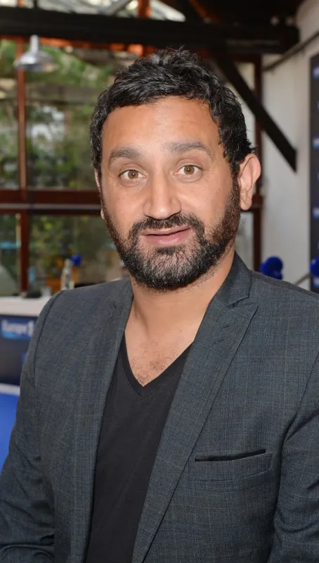 europe 1 conférence de presse rentree 2014 le 3 sept 2014 un pariscyril hanouna pose pour photos à europe 1 station de radio conférence de presse annuelle à paris, france, 3 septembre 2014 photo par pascal baril planete bleue images abacapresscom