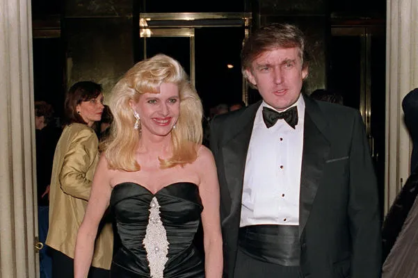 le milliardaire donald trump et sa femme ivana arrivent le 4 décembre 1989 lors d'un engagement social à new york afp photo swerzey afp photo swerzey
