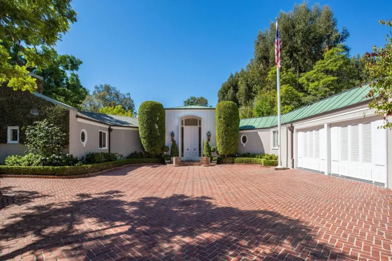 lily collins sells her 5m beverly hills mansion