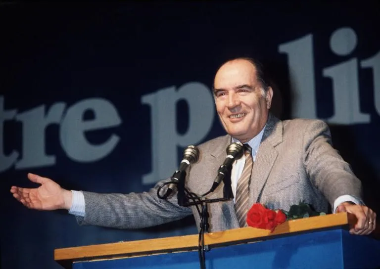 françois mitterrand, candidat de la gauche à l'élection présidentielle, s'exprime à la tribune, le 06 avril 1981, dans le cadre de la campagne pour l'élection présidentielle afp photo jean-claude delmas
