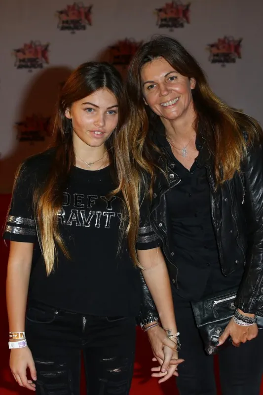 veronika loubry et sa fille thylane blondeau à la 17e édition des prix de musique nrj au palais des festivals le 7 novembre 2015 à cannes, france photo de shootpix abacapresscom, 523069 127 cannes france