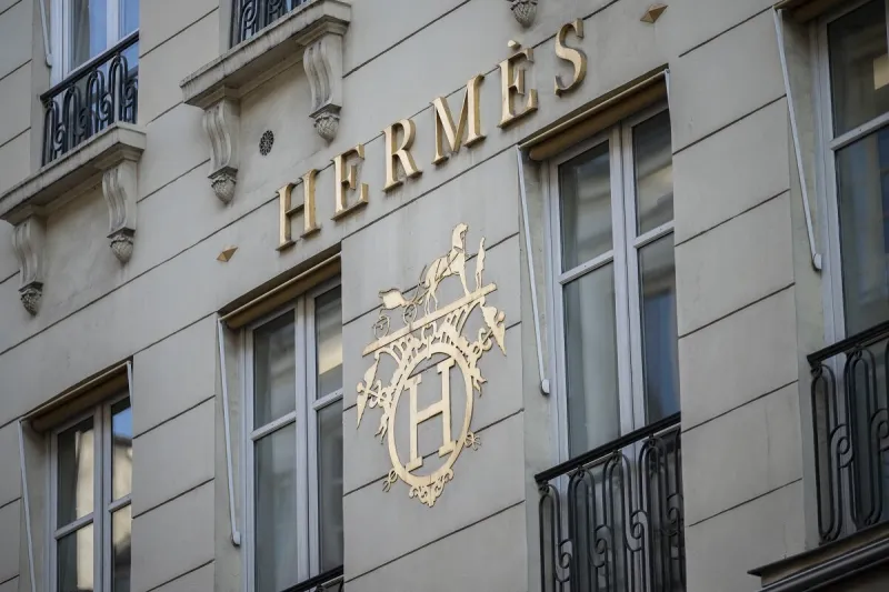 illustration hermes logo in paris, france on february 13, 2023 photo by eliot blondet abacaprescom <motcle99> illustration illustration stock logo sigle logo < motcle99> , 842088 029 paris france