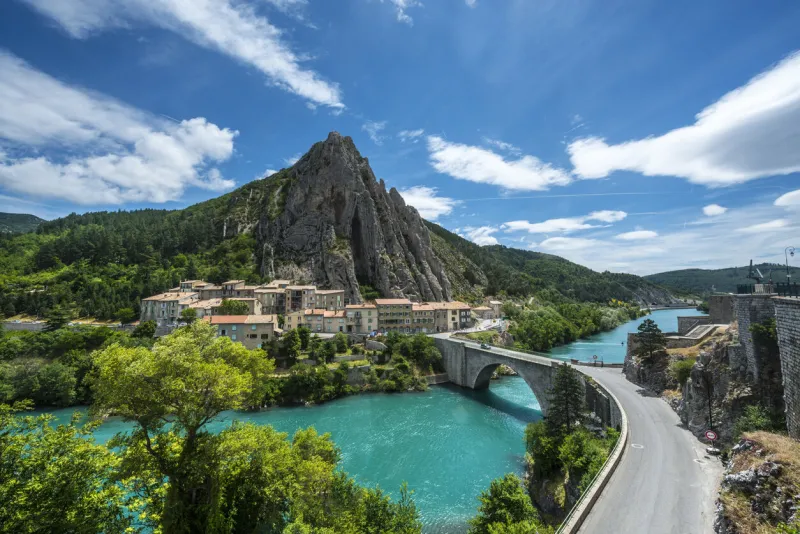 sisteron (alpes-de-haute-provence, provence-alpes-cote d'azur, france), old houses on the river