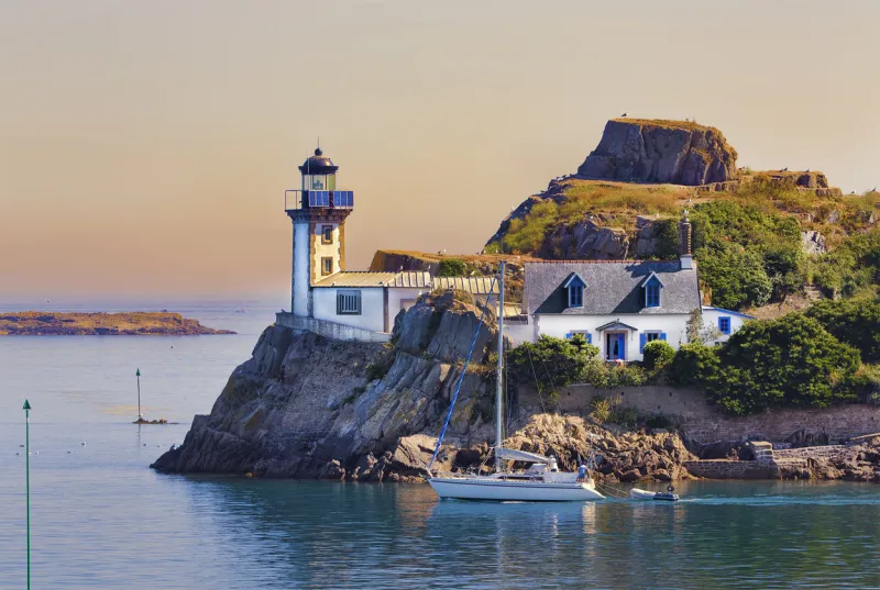 lighthouse of l'ile louet as seen from pointe de penn-al-lann, brittany