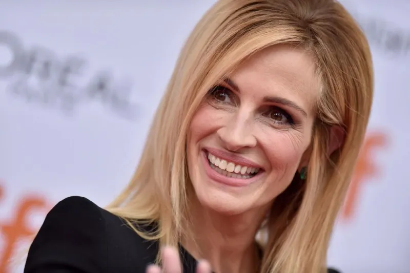 julia roberts attends the ben is back screening held at the princess of wales theatre during the toronto international film festival in toronto, canada on september 8th, 2018 photo by lionel hahn abacapresscom , 650550 008 toronto canada