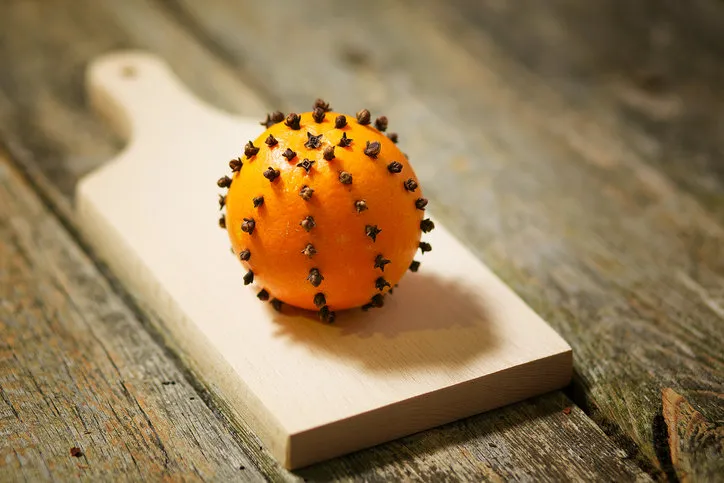 orange with cloves