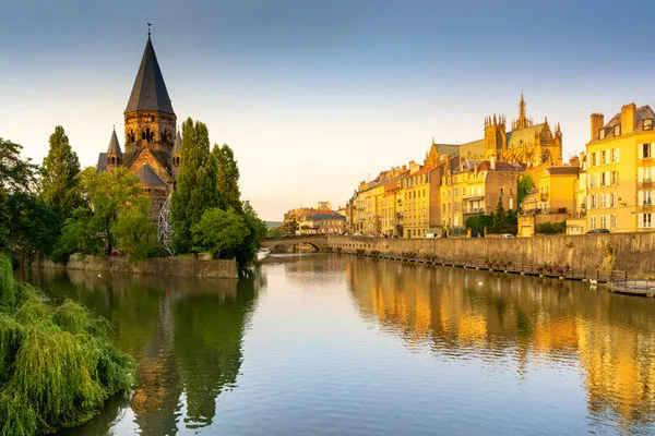 protestant church new temple (temple neuf) by the golden hour in the metz, france