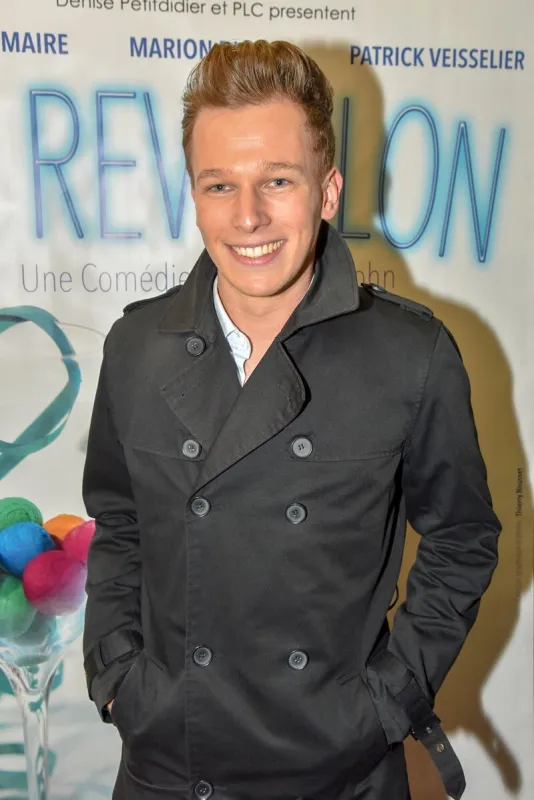 damien canivez lors du photocall de la première de la comédie le reveillon a paris le 16 mars, 2018 photo by shootpix abacapresscom