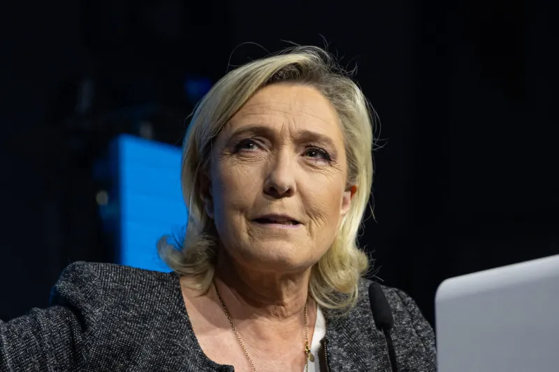 rn réunion de campagne pour les élections européennes - henin-beaumont