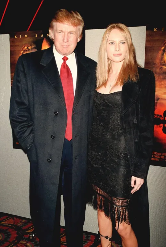 © abaca 18310-5 new york, 18 04 2000 donald trump & girlfriend melania during the movie premiere of i dreamed of africa