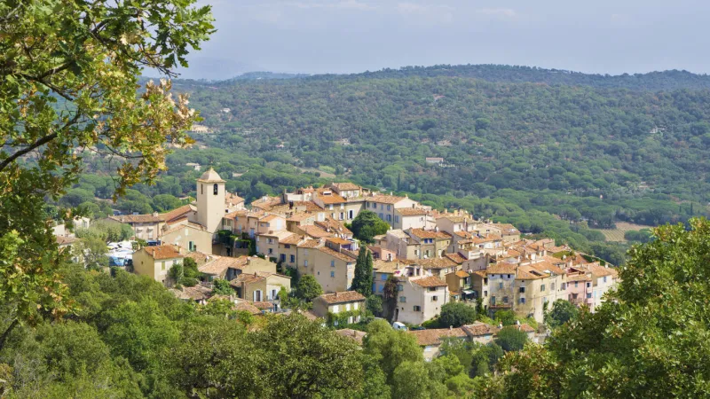 ramatuelle vieille ville en provence en france