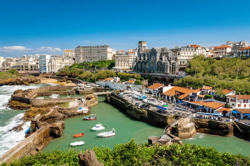 une journée ensoleillée à biarritz dans le sud de la france