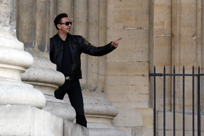 france divertissement humour joly funèbre